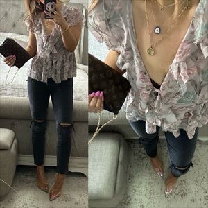 New๐ Romantic Ruffle Floral Blouse